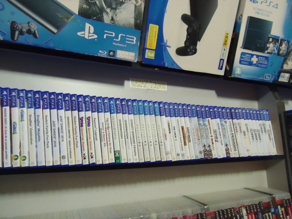 Sony Playstation 4 juegos muchos donde escojer ver fotos Pal España