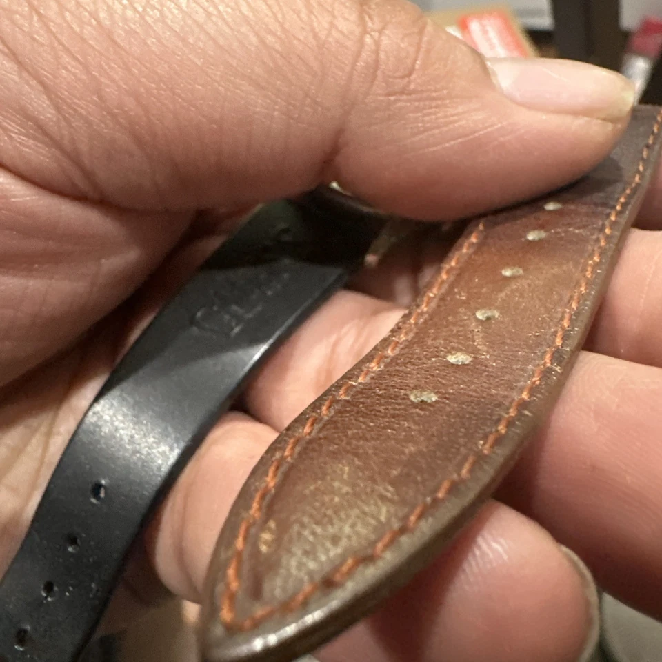 Lote De 2 Relojes De Colección Lorus And Guess Hombre PARA REPARAR No Funciona Foto 4 de 4