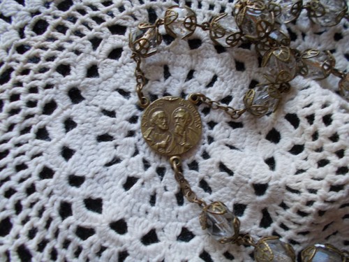 Vintage Goldtone/ Filigee/ Faceted Crystal Beaded Rosary w Box - Picture 7 of 12
