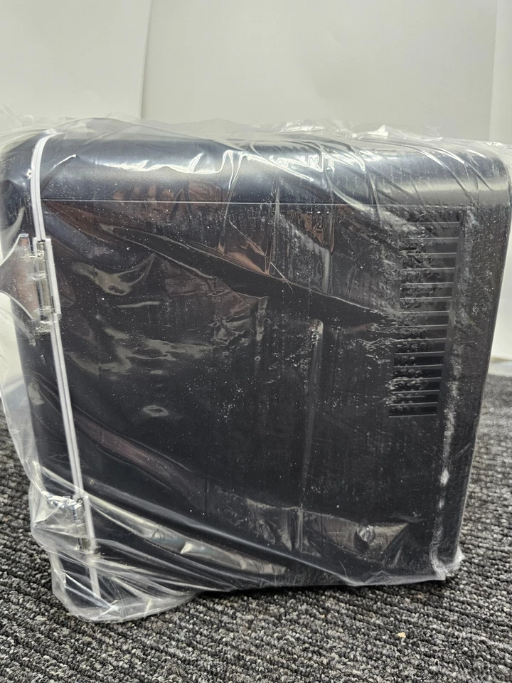 Koolatron KRT04-B Portable Mini Fridge 4 Liter/6 Can AC/DC Thermoelectric Cooler - Image 4 of 4