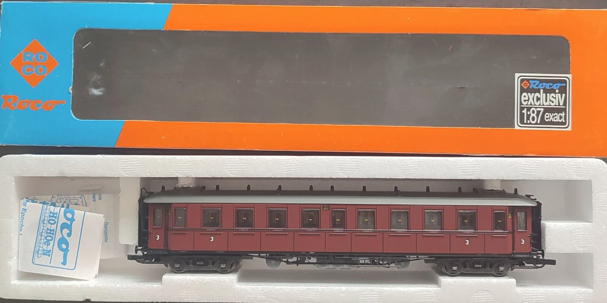 Voiture SNCF 3ème Classe Roco H0 - 3 Essieux époque 3 - Vert Et Noir