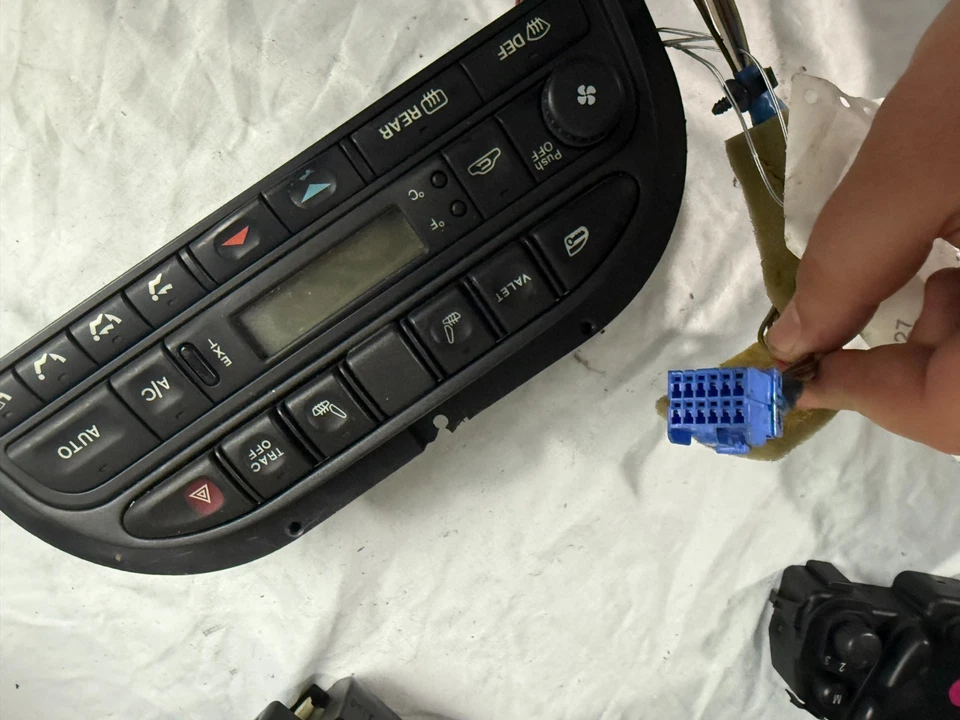 Panel de interruptor de temperatura climática de aire acondicionado Jaguar VDP XJ8 XJR 1995-2006 FABRICANTE DE EQUIPOS ORIGINALES Foto 2 de 4