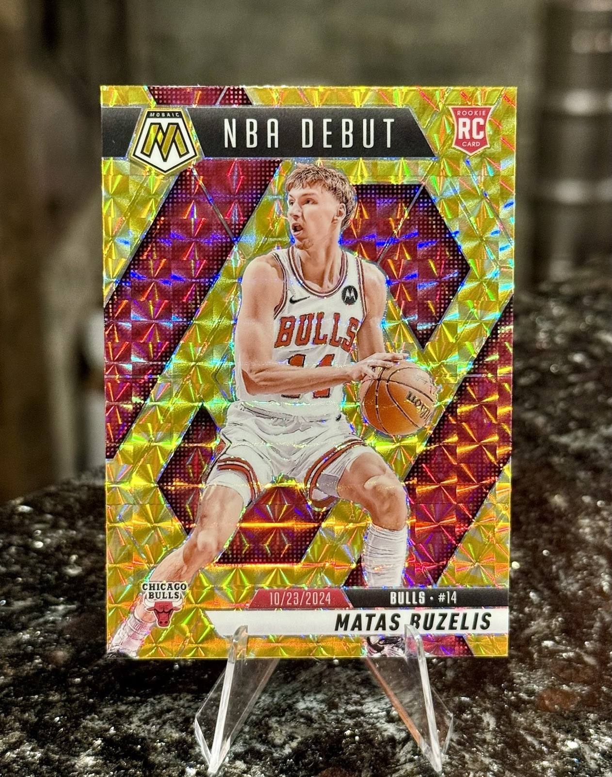 2024-25 Panini Mosaic MATAS BUZELIS RC NBA Debut YELLOW REACTIVE Mosaic 257 Bull
