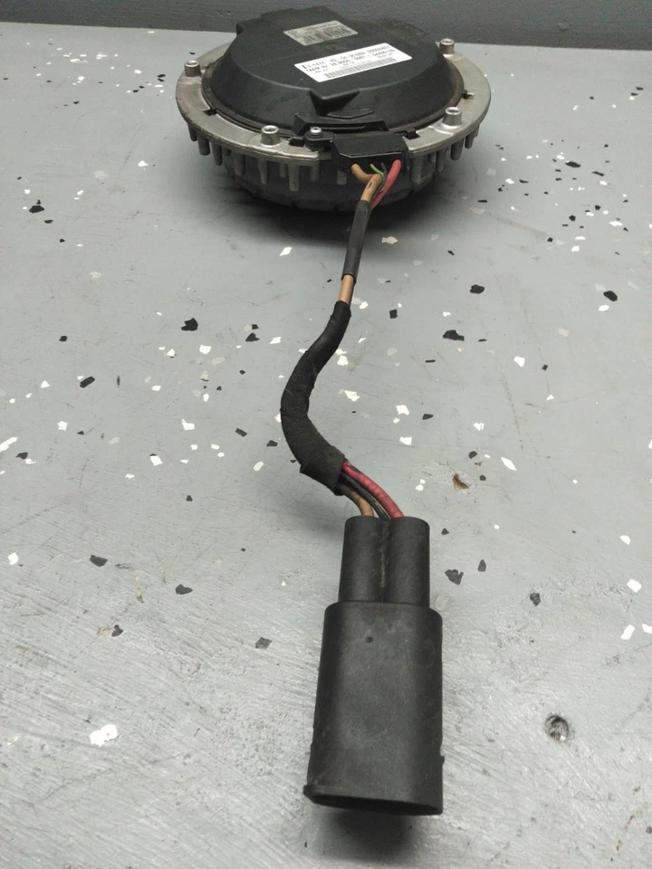 01-07 Mercedes W203 C230 Radiator Engine Cooling Fan Motor 2035400788 OEM - Image 3 of 4