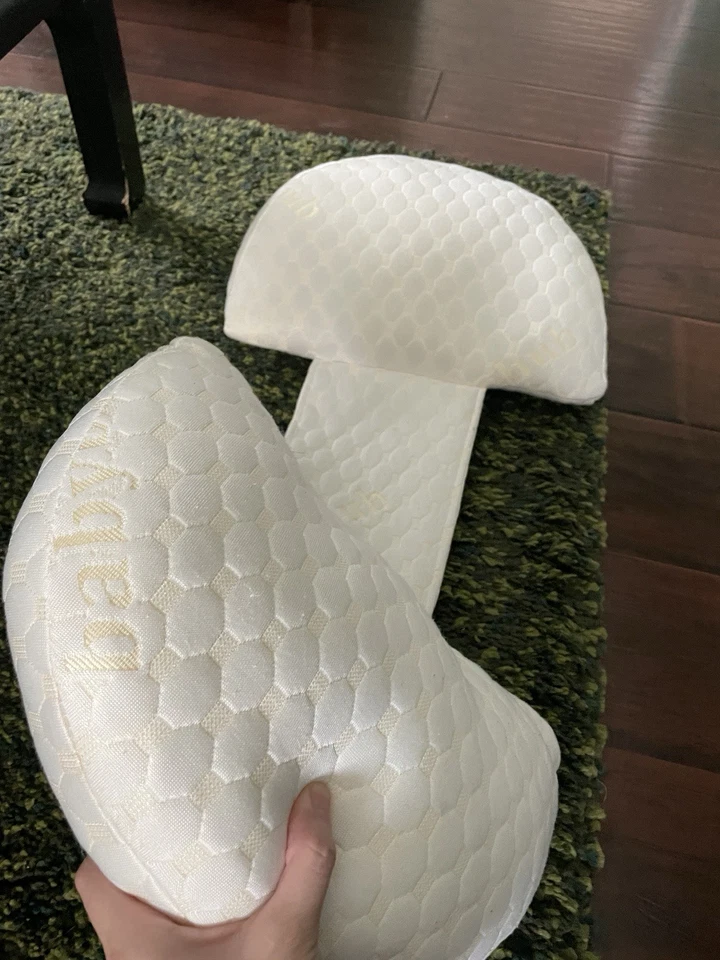 Almohada de maternidad ajustable Baby Bub para dormir cómodamente durante el embarazo Foto 2 de 3