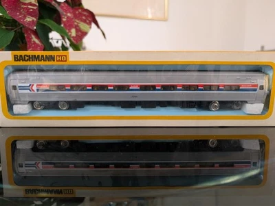Bachmann échelle HO n° 1302 85' Budd Amtrak Fleet Coach éclairé avec boîte - Photo 1/2