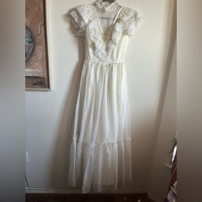 jcpenney beach wedding dresses Vintage JCPenney Ivory Lace Wedding Dress - size 7/8
