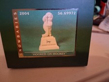 🏒 Snowbabies Hooked on Hockey Dept 56 2004 Retired w/ Box ❄️ Cute Sports Figure