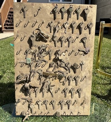Vintage Key Wall Rack Board Display Unlabeled Unbranded Possible Luggage Read