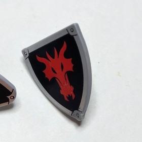 Lego Dragon Wizard BLACK MINIFIG TORSO Red Hands Castle 70403 2 Shields Accessor