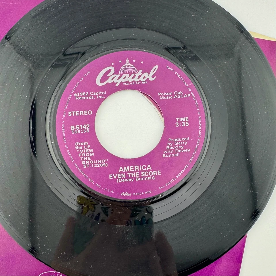 1982 - America - Even the Score/ You Can Do Magic - CAPITOL 7" 45 RPM Vinyl - Image 3 of 4