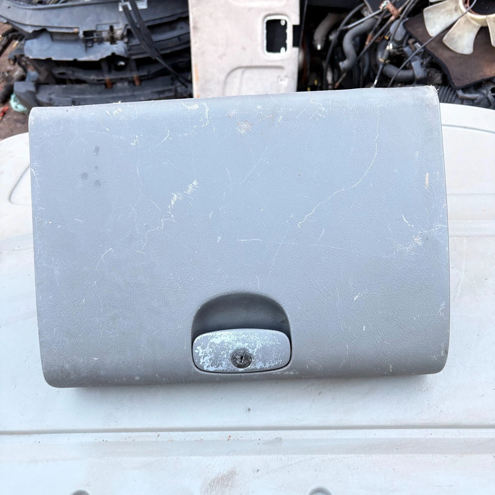Hyundai Santa Fe SM grey glove box front condition view