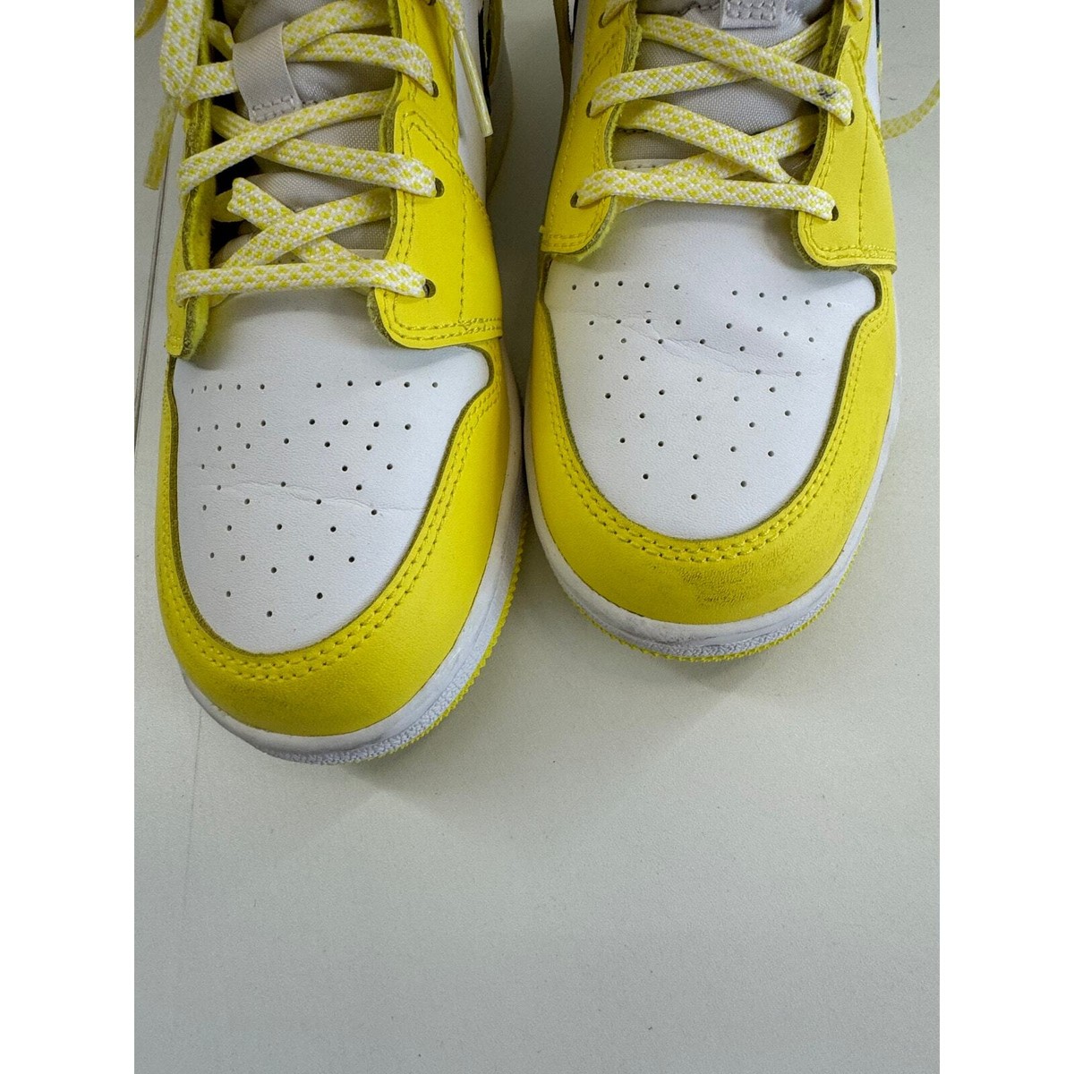 Nike Air Jordan 1 Mid SE GS Floral Rose Patch Dynamic Yellow Sz 6Y 