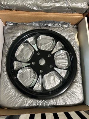 New - Performance Machine Contrast Cut 66t Pulley Harley Softail 07-17