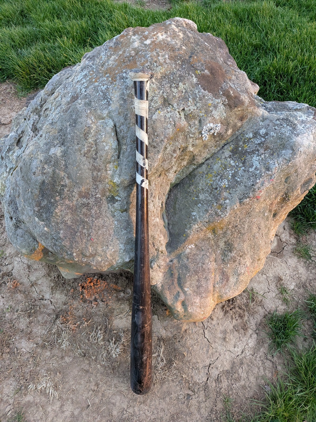Rare  Antique INDIANA BAT Company  33.5 Inch Black Baseball Bat   PAOLI , IN