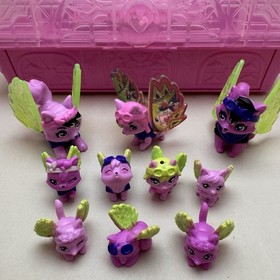 Hatchimals CollEGGtibles Rainbow-cation Wolf Family Carton complete retired set