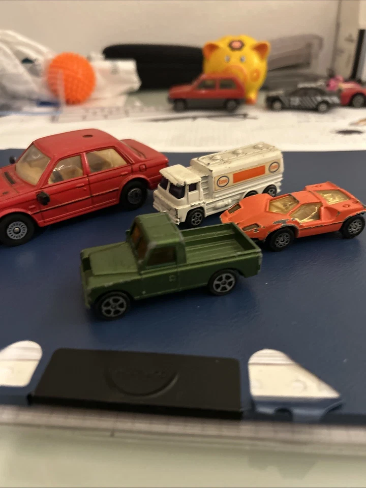 4 alte Corgi + Corgi junior made in GB 1:36+ 1:64 Triumph Land Rover Lkw Marcos - Bild 2 von 4