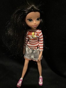 dark haired bratz doll