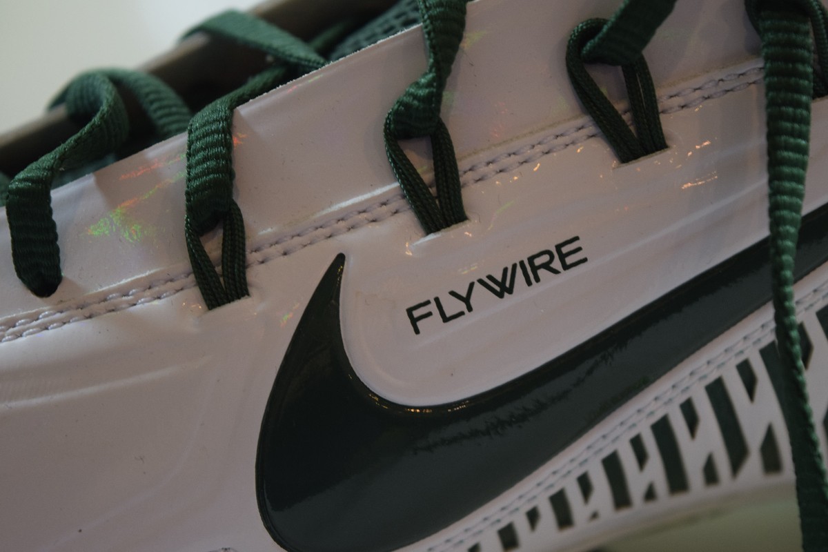 Nike Men's Vapor Carbon Elite 2.0 TD Fly wire Football Green