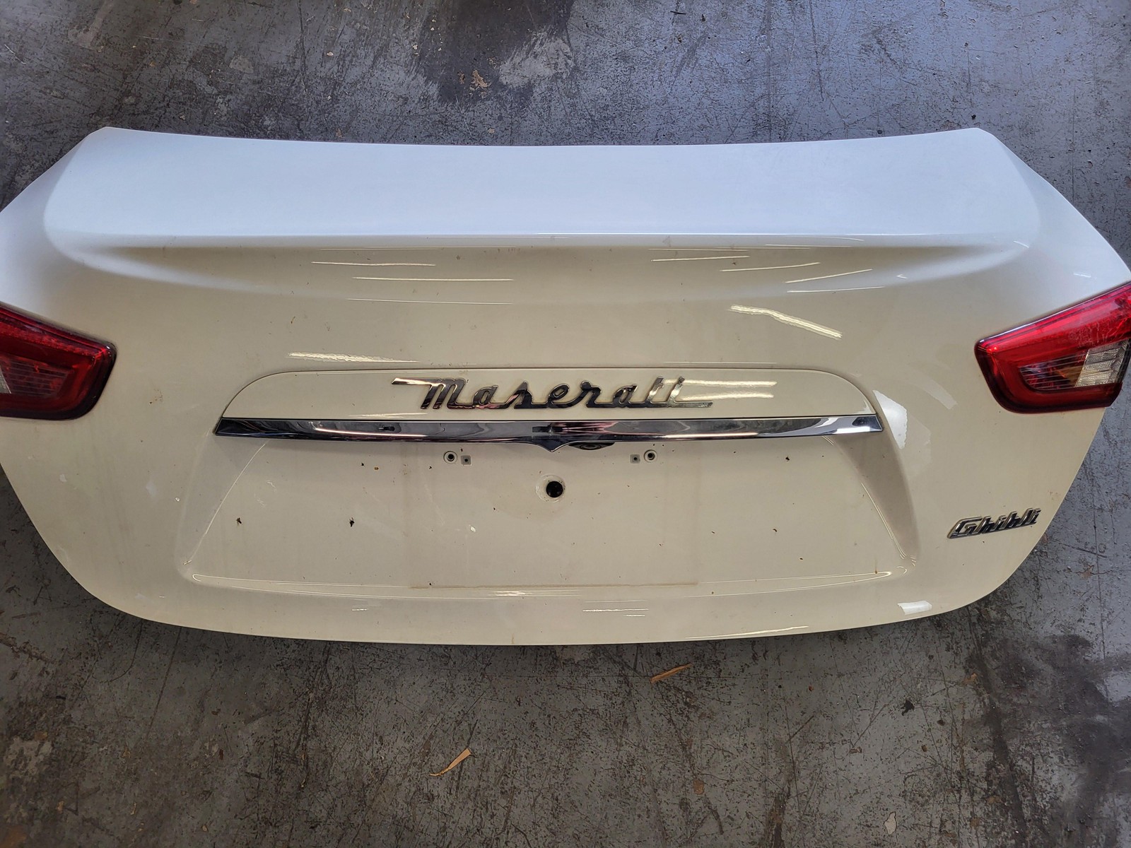 Used Oem Maserati Liftgate Tailgate Trunk Deck Lid Hatch for 2014-2020 Ghibli