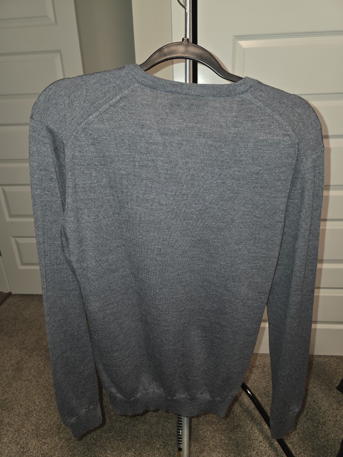 Gucci Men's Gray Wool Tight-Knit V-Neck Pullover Sweater Solid Regular , size M image 4