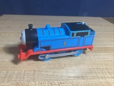 Thomas the Train Motorized Tank Engine Trackmaster Blue  Friends 2013 Working
