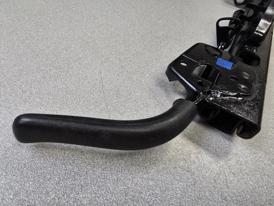 VERY NICE ORIGINAL PORSCHE 911 928 930 968 DRIVERS SEAT OUTER LOCKING RAIL #4 - Изображение 3 из 4