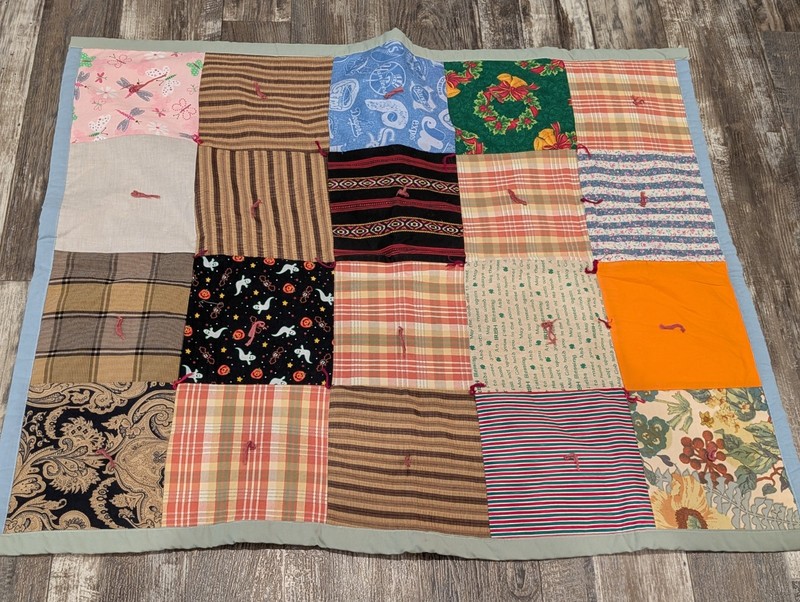 Vintage Quilt 41" X 33" Polyblend Has Weight 