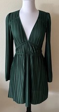 Zara Green Pleated V Neck Dress Size Small Long Sleeve