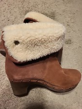 UGG Lynnea Boots 3207 Women's Size 7 Clay Suede Shearling Stud Ankle Wood Clog