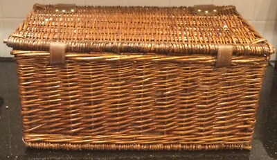 Vintage Pier 1 Picnic Basket w/ Plates, Utensils, Cork Screw, Wine