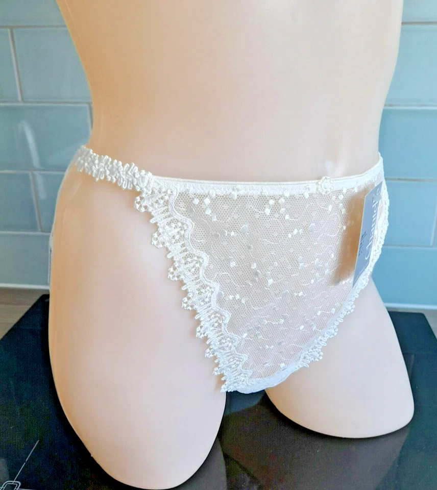 Chantelle Crema "Maestria" 2269 Malla Bordada y Encaje Tanga Lateral L Foto 3 de 4