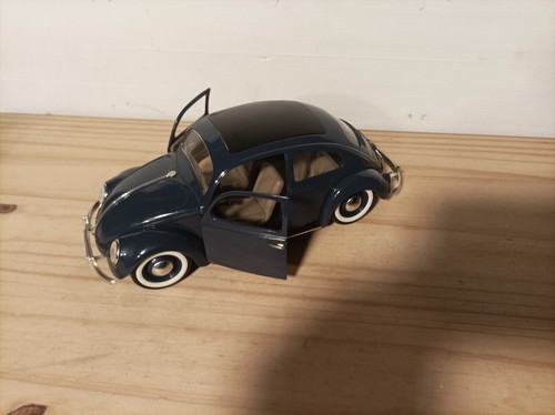 VOLKSWAGEN COCCINELLE SOLIDO 1/18 ...1/17