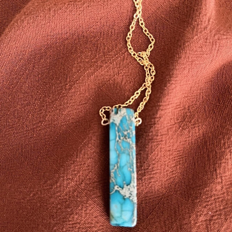 ✨Collar VANESSA MOONEY turquesa y oro Foto 3 de 4