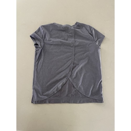 Athleta Girl Lilac Lightweight Short Sleeved T-shirt Size Large/12 - Picture 3 of 5