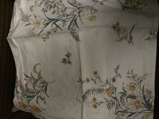 3 Piece Floral Queen Size Duvet Cover Set. Beige With Wild Flowers Very Pretty