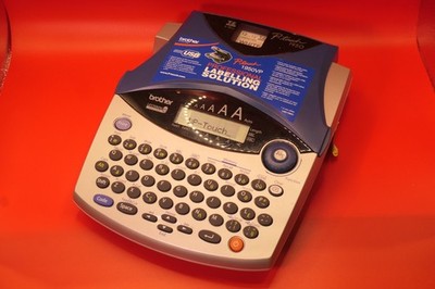 Brother P-Touch 1950 Etikettendrucker PT-1950 QWERTZ Tastatur, Akku oder Netz