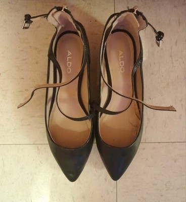 Women's Aldo Strappy Pointed Flats Black Size 5/6