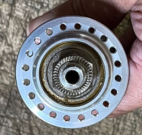 EDCO Competition Front Hub 40 Hole 100mm, Made in Switzerland. NOS / Brand NEW - Picture 2 of 6