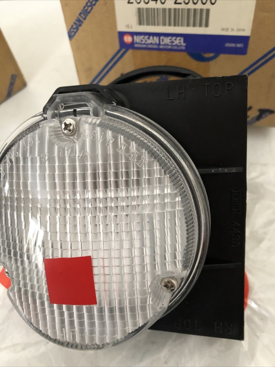 G*T様 NISSAN BACK UP LAMP 26540-R0100 GENUINE NISSAN DIESEL BACKUP LAMP ASSEMBLY 26540-Z5000 NEW OEM NOS