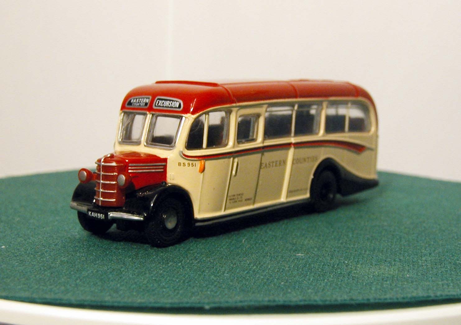 EFE EASTERN COUNTIES BEDFORD OB COACH-20105
