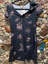 Womans NWT Pink Rose cap sleeve summer dress size S black floral