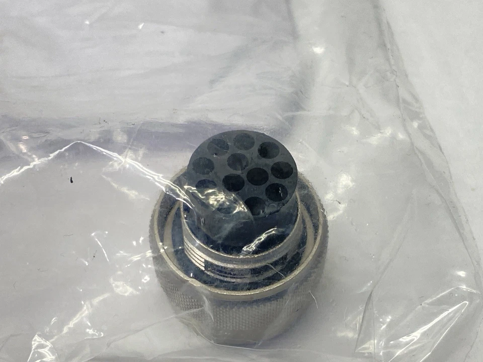 Eaton UT0614-12PH Souriau-Sunbank 12-Position Circular Connector Plug Housing - Image 3 of 4