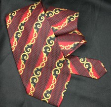 GIANNI VERSACE Multi Weave Volute Pattern Red & Black Jacquard Silk Tie