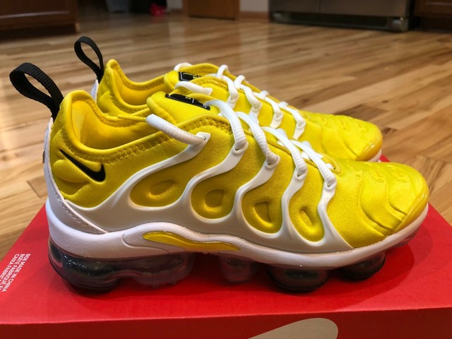 yellow vapormax plus