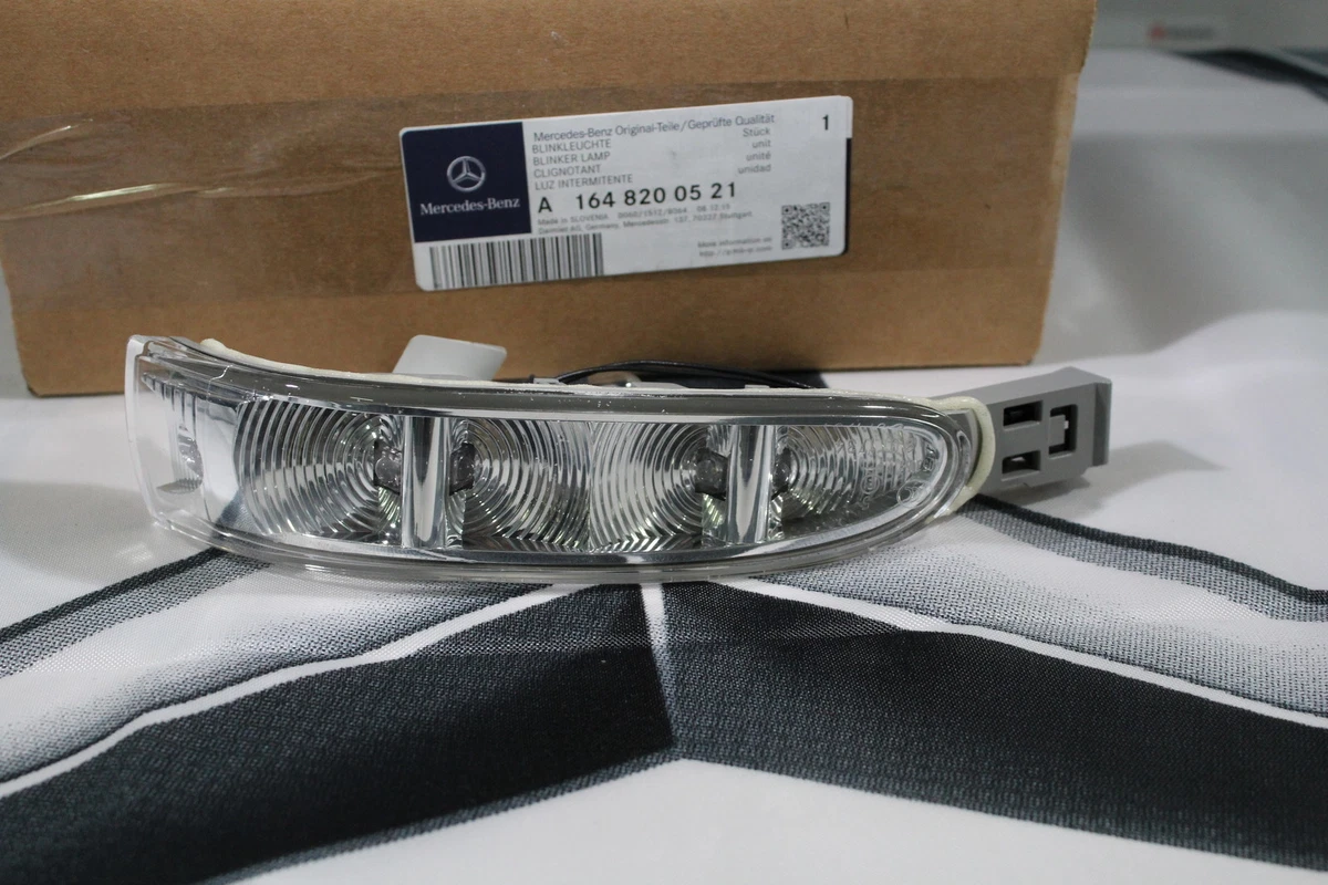 Genuine Mercedes-Benz W164 ML GL R-Class LH Blinker Indicator Lens 