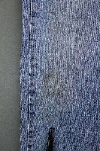 Men's 2013 Levi's 505 Jeans Regular Fit Light Distressed Size 36x30 (Msr 36x29) - Imagen 6 de 12