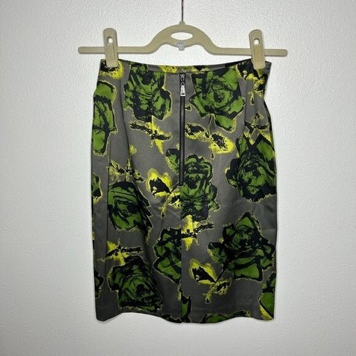 Mac & Jac Satin Gray & Green Floral Print Mini Pencil Skirt Office Siren - Picture 2 of 4