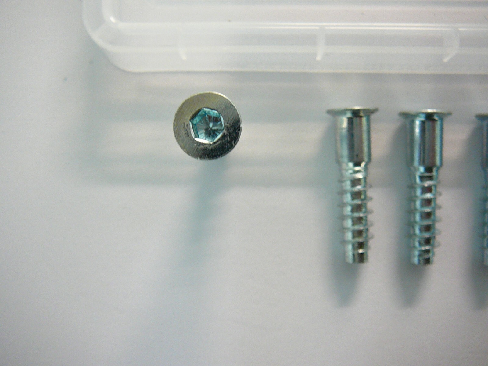 4 New IKEA Furniture Screws Part # 100217 