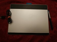 TESTED WORKING Wacom Intuos Pen Touch Tablet Medium CTH-680  1 PEN